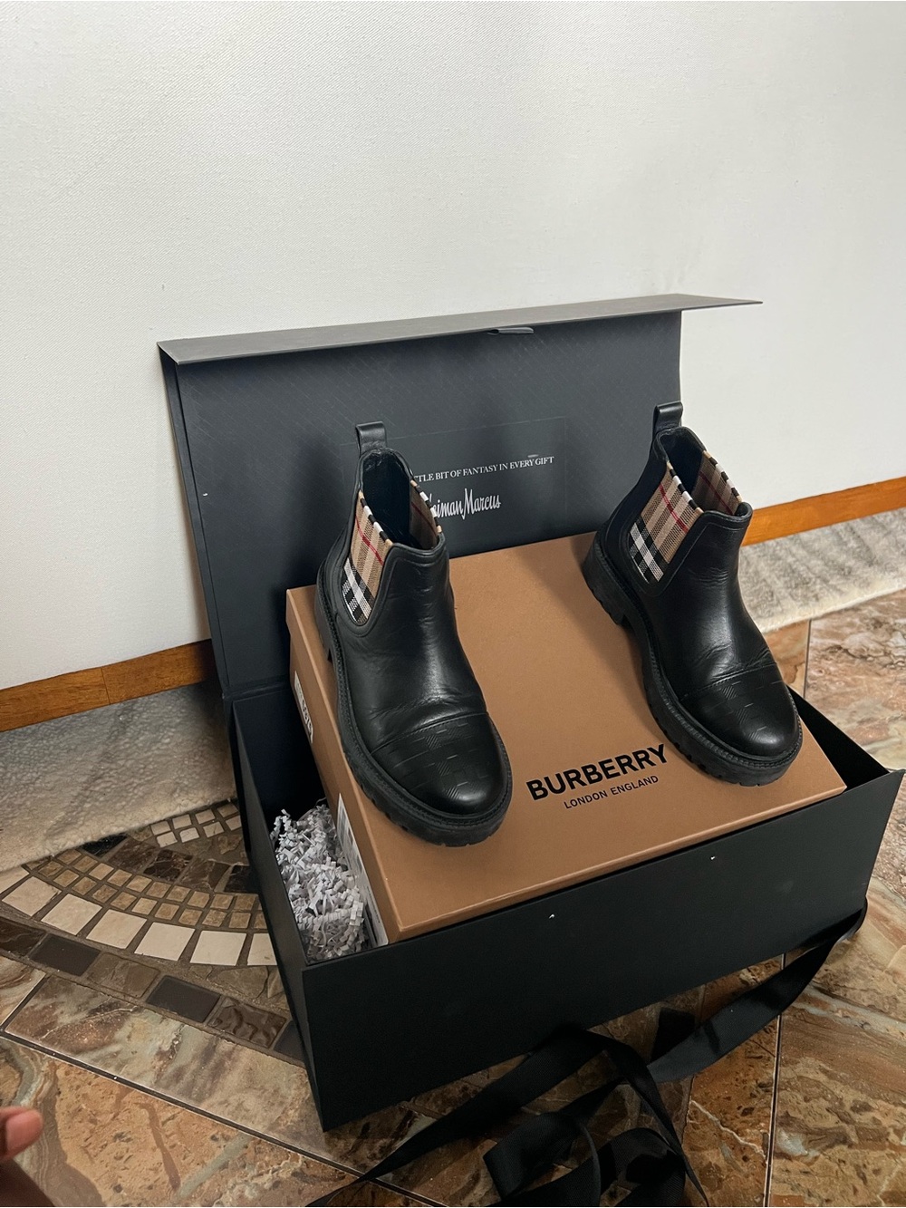 Burberry Black Leather Kids Chelsea Boots with Beige Check Panels